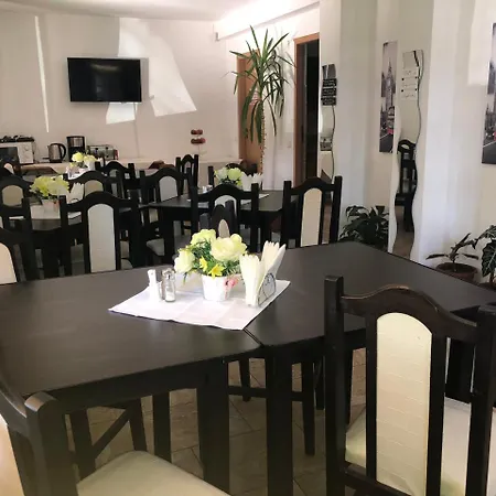 בית הארחה Ella Mansion *